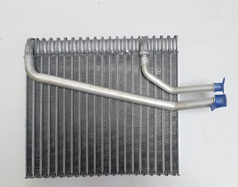 EV326006 / CH-1650 AUDI Q7 07-15