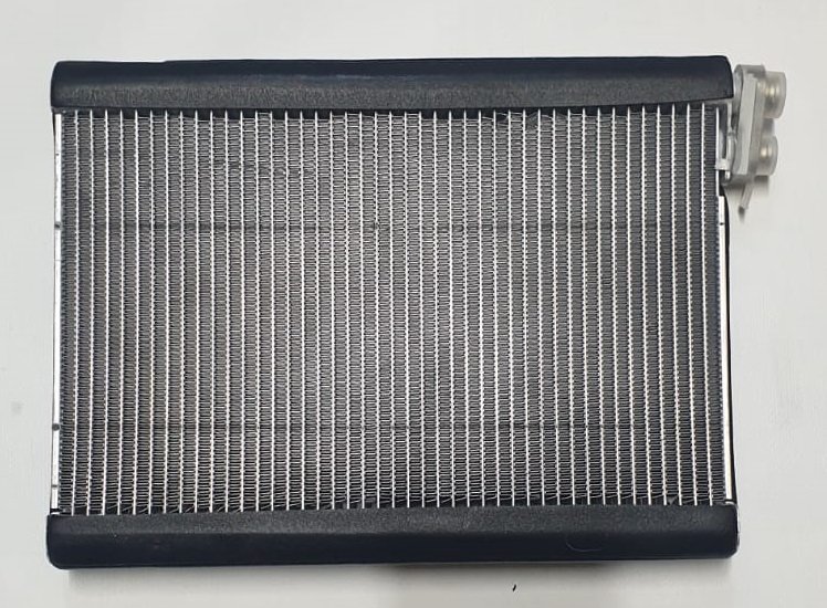 8SF-20 İVECO DAİLY HİDROMEK 102S 2021 VE SONRASI EVAPARATÖR