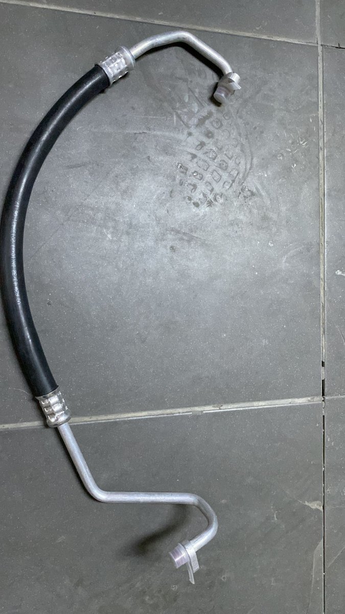 NO:11 DACİA BASINÇ KOMPRESÖR RADYATÖR ARASI HORTUM