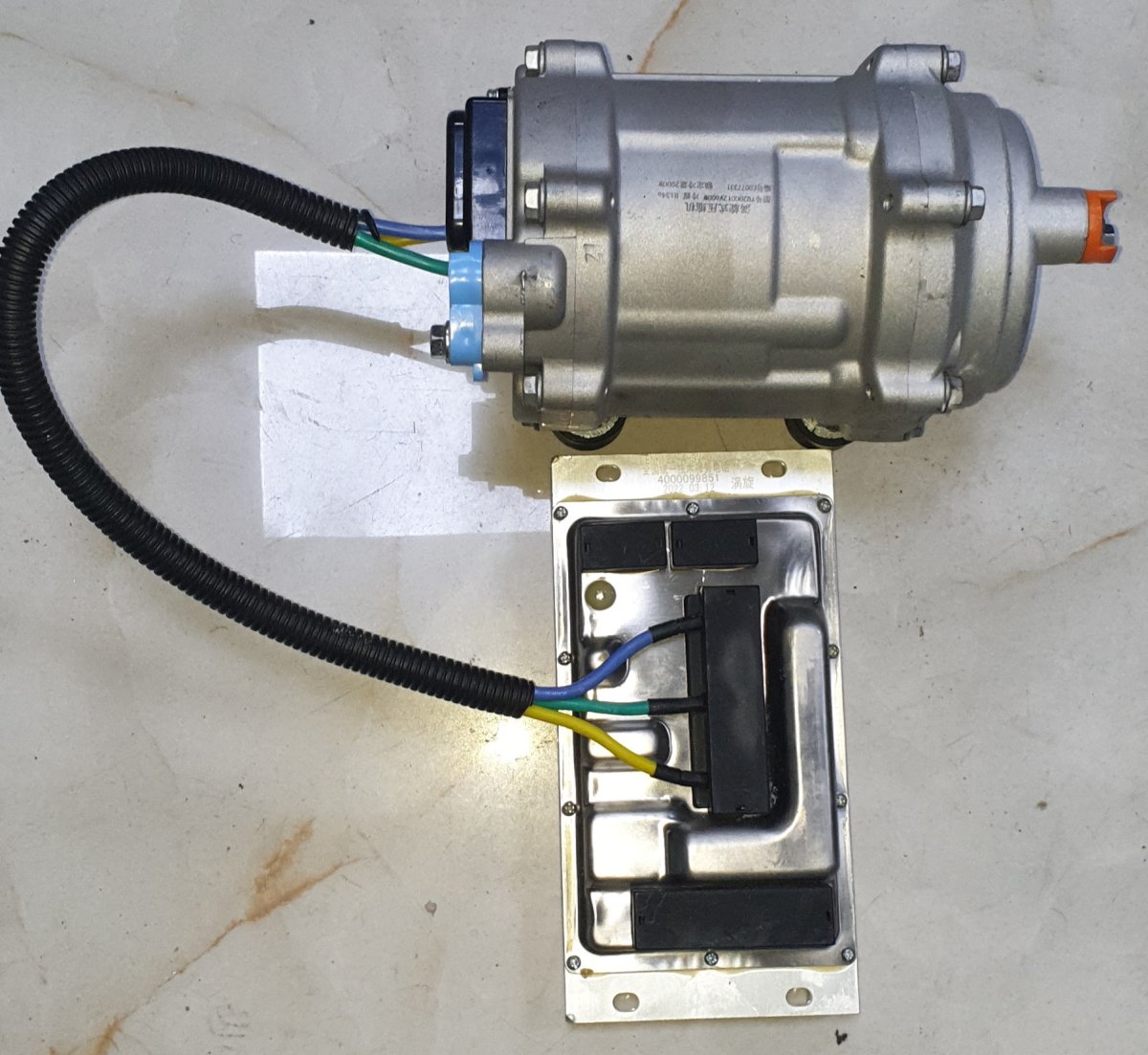 ELEKTRİKLİ PARK KLİMASI D4000 İKİ PARÇA KOMPRESÖR 24V